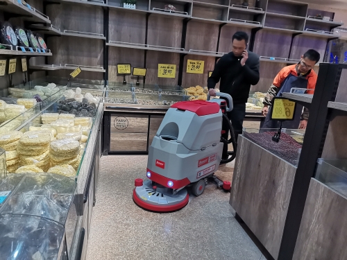 超市都在用的廣西洗地機讓環境變得干凈舒適
